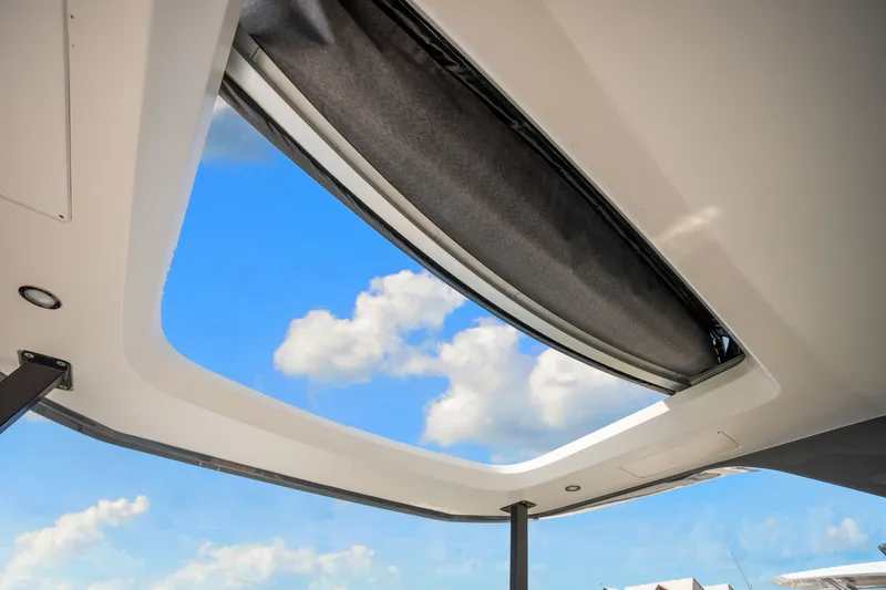 Slide: The Image of Azimut 68 FLY 2025 - 79