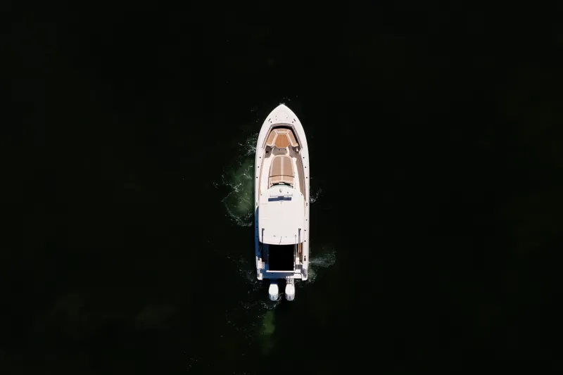 Slide: The Image of Boston Whaler 380 OUTRAGE 2024 - 12