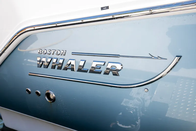 Slide: The Image of Boston Whaler 380 OUTRAGE 2024 - 17