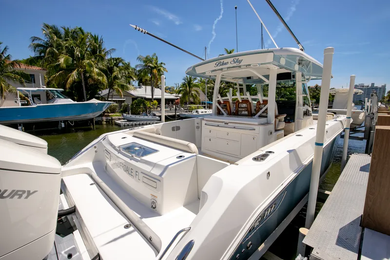 Slide: The Image of Boston Whaler 380 OUTRAGE 2024 - 24