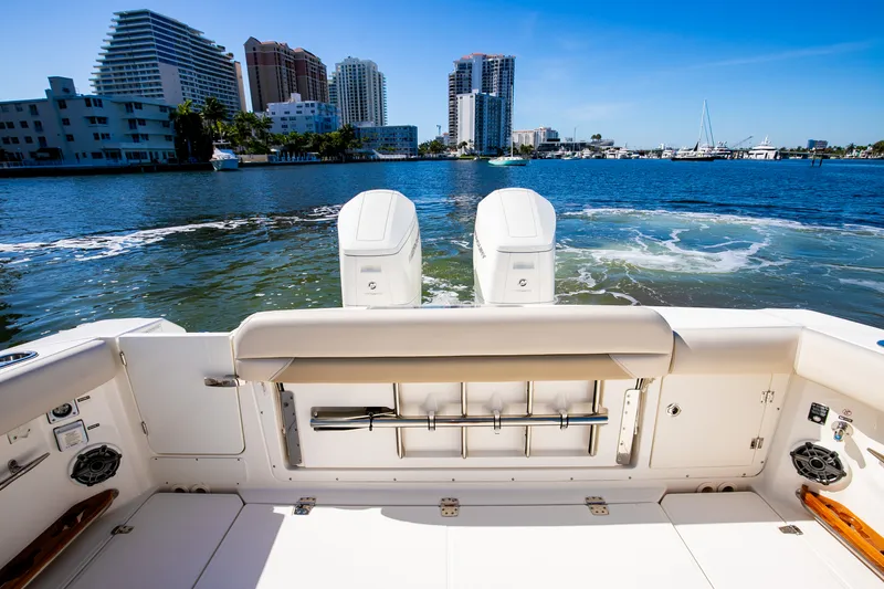 Slide: The Image of Boston Whaler 380 OUTRAGE 2024 - 27