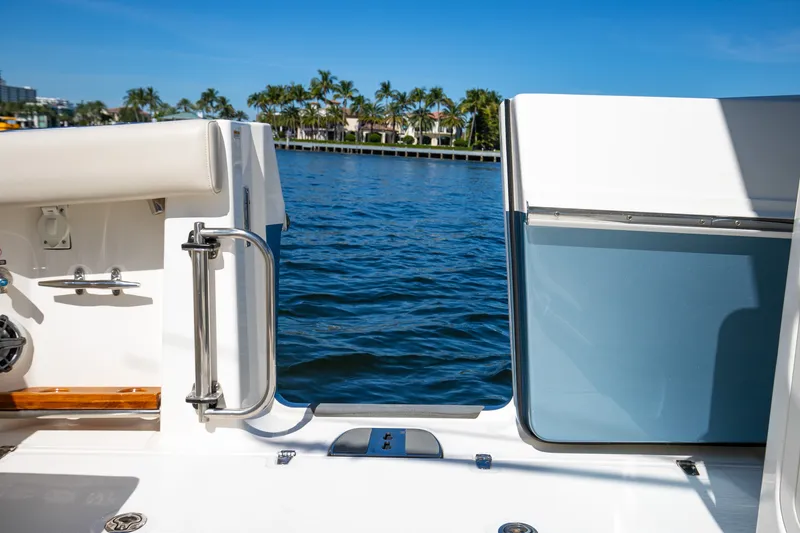 Slide: The Image of Boston Whaler 380 OUTRAGE 2024 - 32