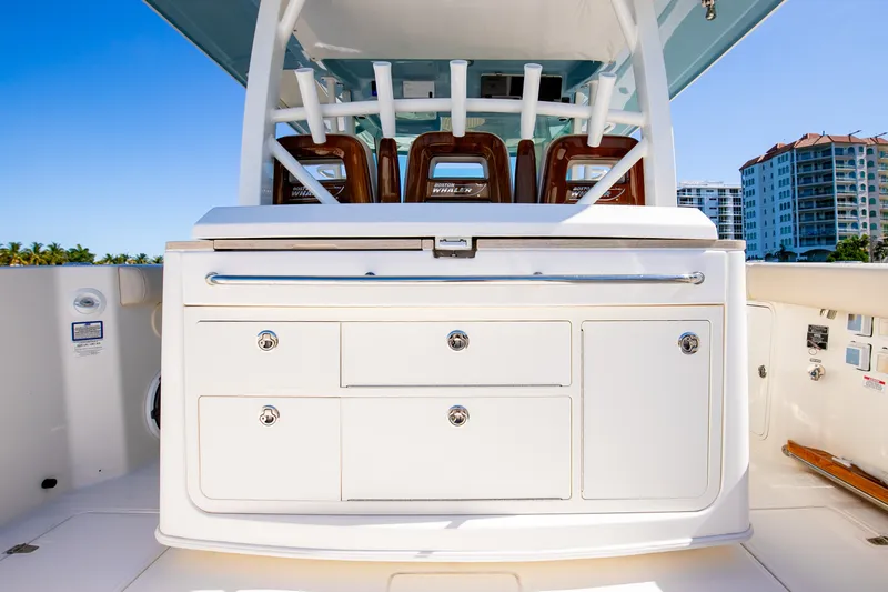Slide: The Image of Boston Whaler 380 OUTRAGE 2024 - 39