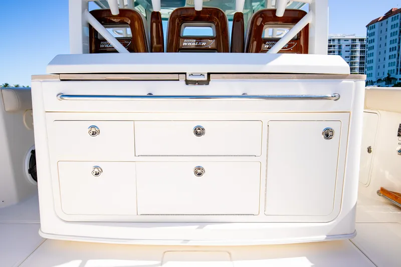 Slide: The Image of Boston Whaler 380 OUTRAGE 2024 - 41