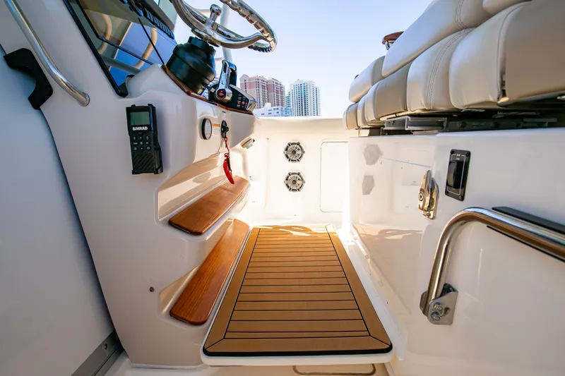 Slide: The Image of Boston Whaler 380 OUTRAGE 2024 - 51
