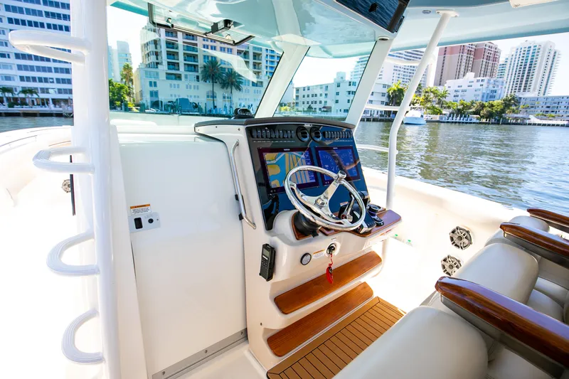 Slide: The Image of Boston Whaler 380 OUTRAGE 2024 - 52