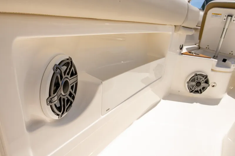 Slide: The Image of Boston Whaler 380 OUTRAGE 2024 - 66