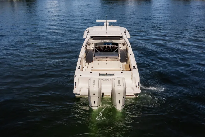 Slide: The Image of Boston Whaler 380 OUTRAGE 2024 - 7