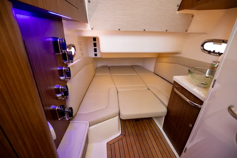 Slide: The Image of Boston Whaler 380 OUTRAGE 2024 - 81