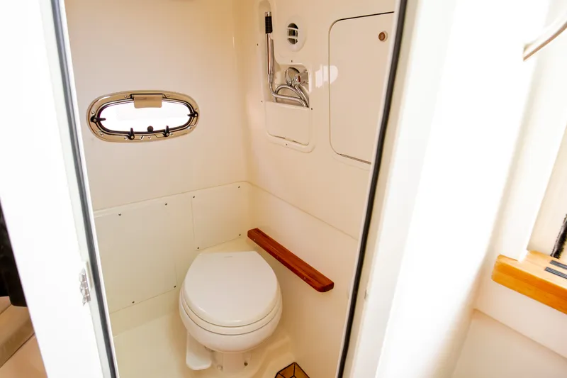 Slide: The Image of Boston Whaler 380 OUTRAGE 2024 - 84
