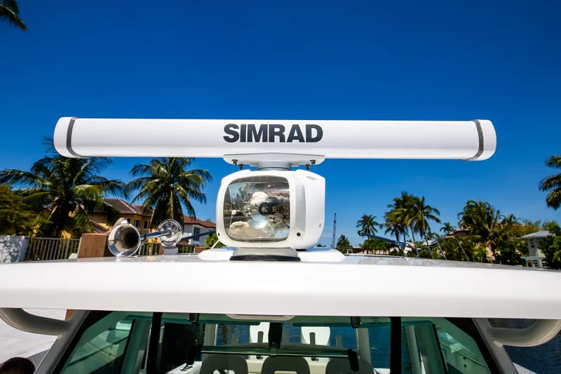 Slide: The Image of Boston Whaler 380 OUTRAGE 2024 - 88