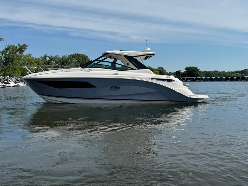 The Image of Sea Ray Sundancer 320 2026 - 0