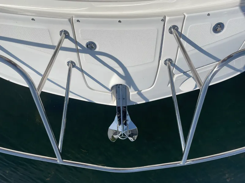 Slide: The Image of Sea Ray Sundancer 320 2026 - 59