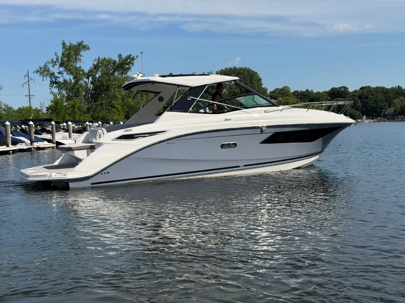 Slide: The Image of Sea Ray Sundancer 320 2026 - 9