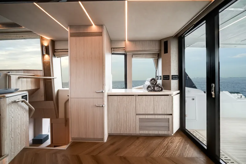 Slide: The Image of Galeon 680 FLY 2026 - 40