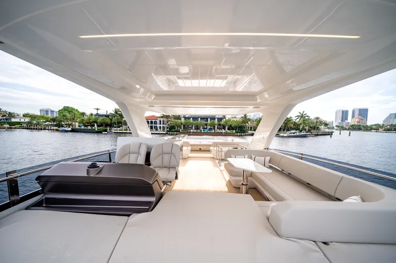 Slide: The Image of Galeon 680 FLY 2026 - 72