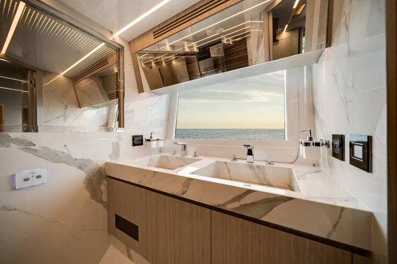 Slide: The Image of Galeon 680 FLY 2026 - 30