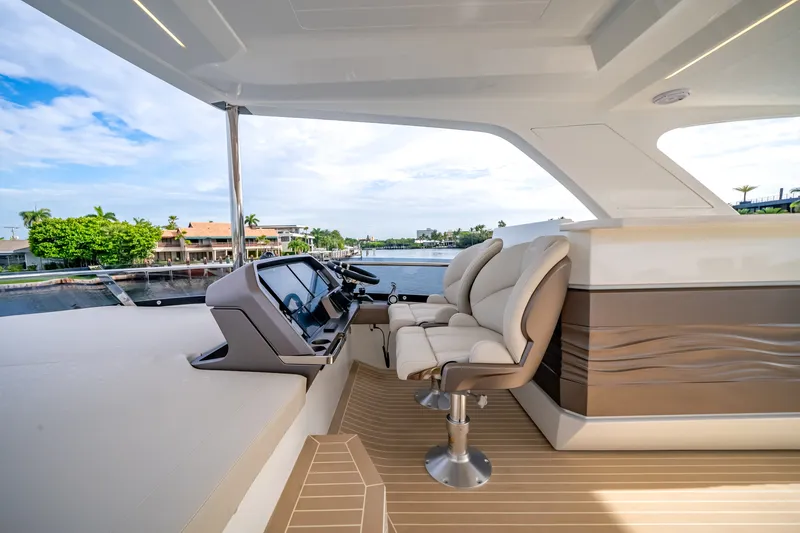 Slide: The Image of Galeon 680 FLY 2026 - 70