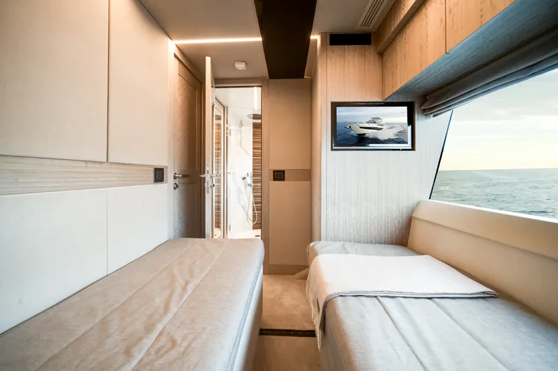 Slide: The Image of Galeon 680 FLY 2026 - 23