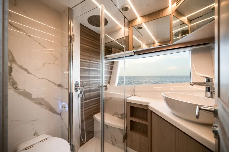 Slide: The Image of Galeon 680 FLY 2026 - 16