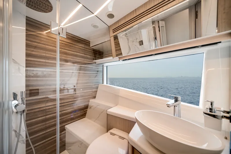 Slide: The Image of Galeon 680 FLY 2026 - 19
