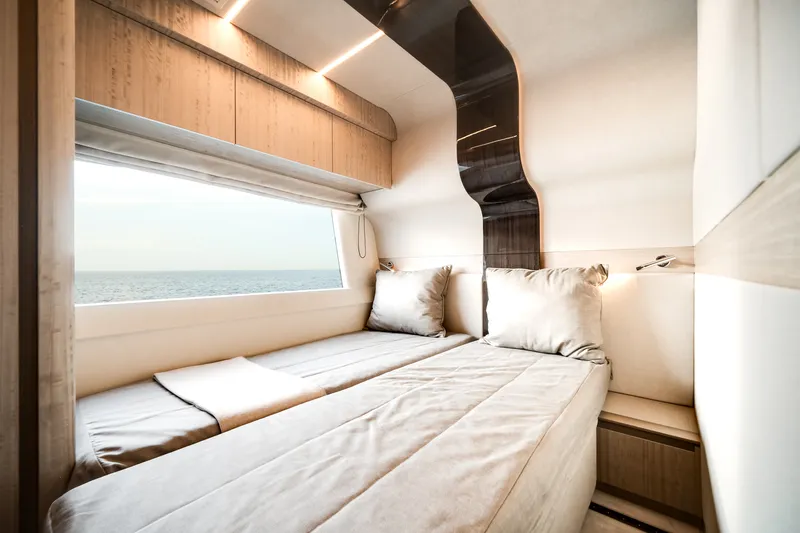 Slide: The Image of Galeon 680 FLY 2026 - 22