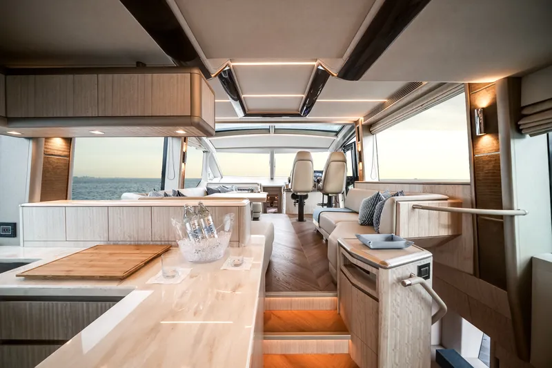 Slide: The Image of Galeon 680 FLY 2026 - 42