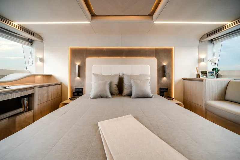 Slide: The Image of Galeon 680 FLY 2026 - 26