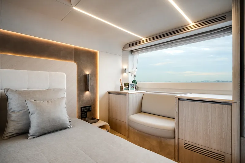 Slide: The Image of Galeon 680 FLY 2026 - 27
