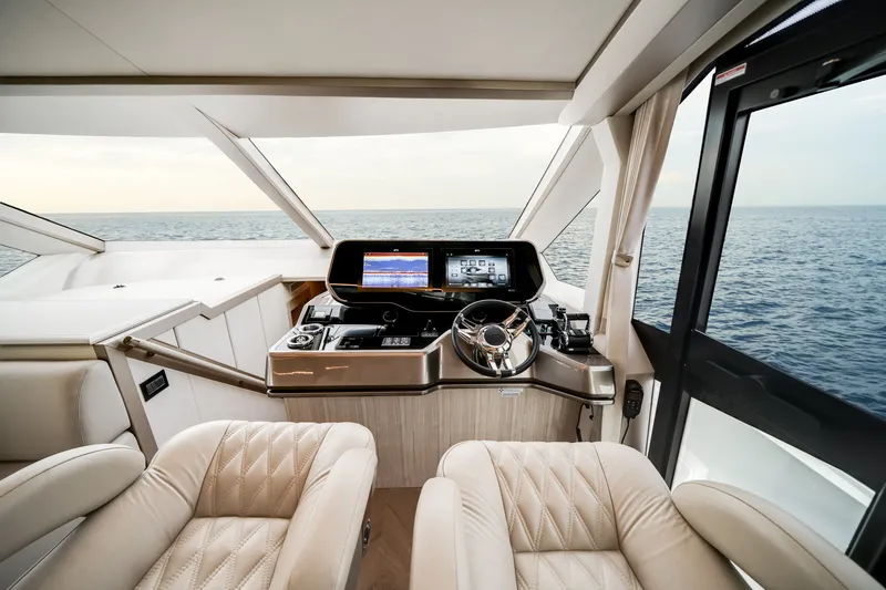 Slide: The Image of Galeon 680 FLY 2026 - 49