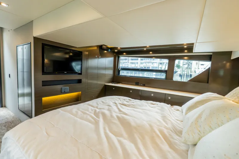 Slide: The Image of Cruisers 50 CANTIUS 2018 - 62