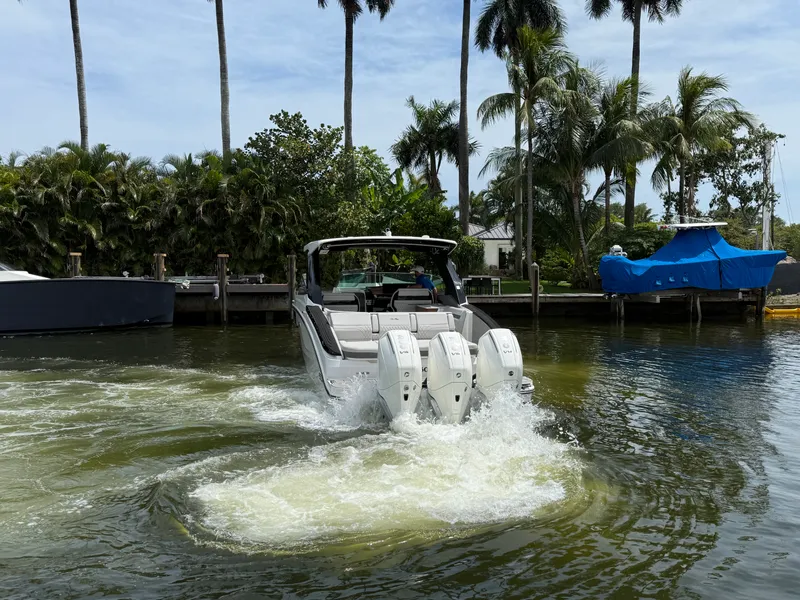Slide: The Image of Sea Ray SLX 360 OUTBOARD 2026 - 10