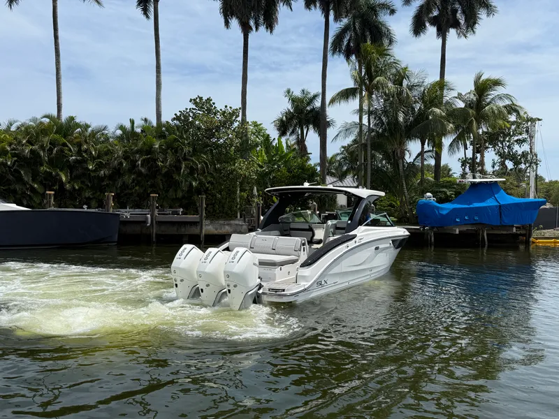 Slide: The Image of Sea Ray SLX 360 OUTBOARD 2026 - 13