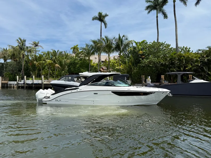 Slide: The Image of Sea Ray SLX 360 OUTBOARD 2026 - 3