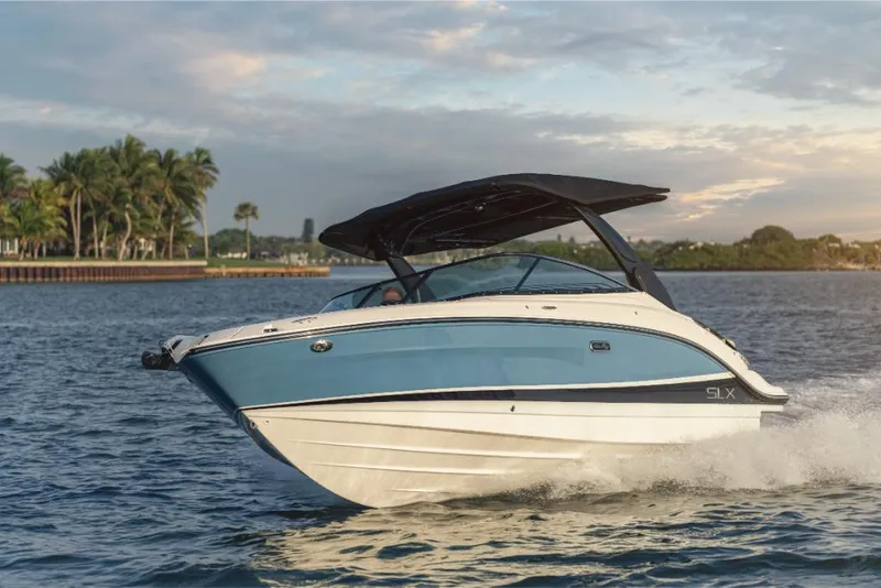 Slide: The Image of Sea Ray SLX 260 2026 - 3