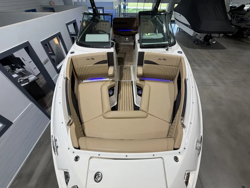 Slide: The Image of Sea Ray SLX 260 Surf 2026 - 15