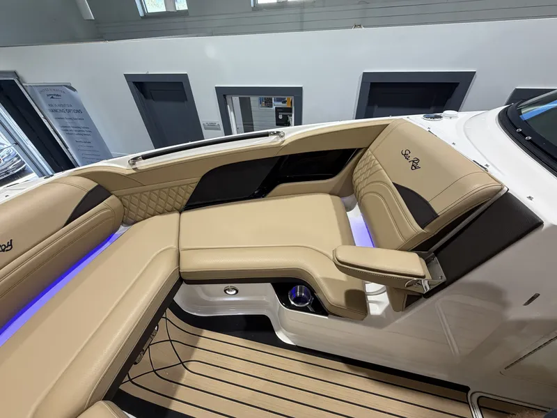 Slide: The Image of Sea Ray SLX 260 Surf 2026 - 16
