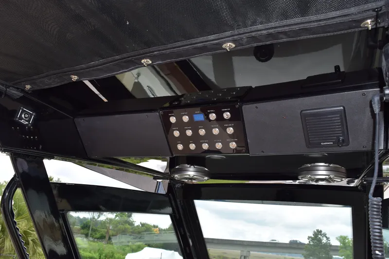 Slide: The Image of Scout 305 LXF 2026 - 18