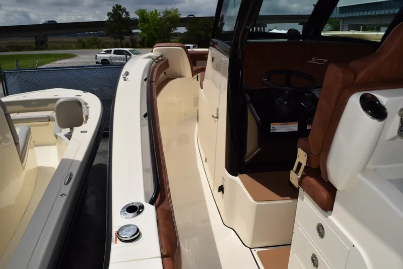 Slide: The Image of Scout 305 LXF 2026 - 21