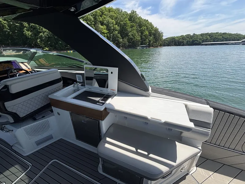 Slide: The Image of Sea Ray SLX 360 OUTBOARD 2026 - 12