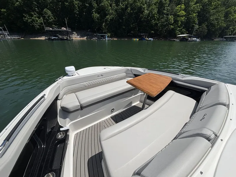 Slide: The Image of Sea Ray SLX 360 OUTBOARD 2026 - 22