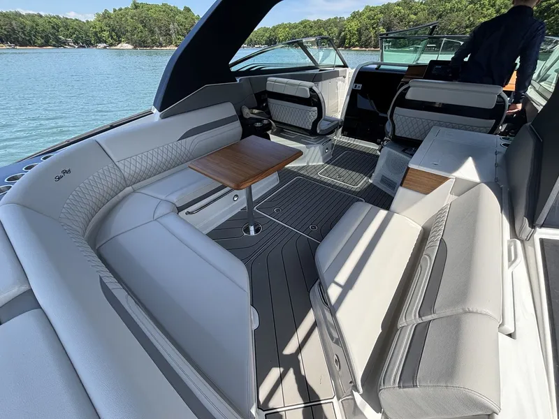 Slide: The Image of Sea Ray SLX 360 OUTBOARD 2026 - 27