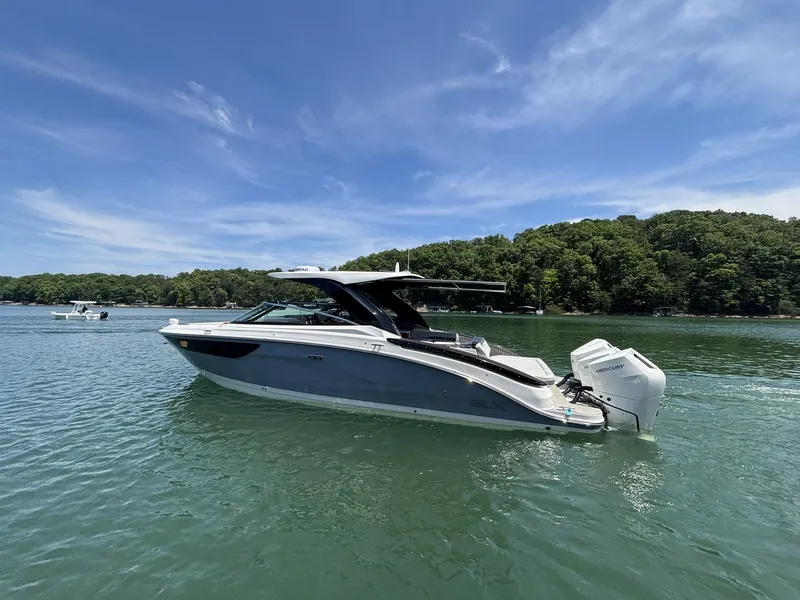 Slide: The Image of Sea Ray SLX 360 OUTBOARD 2026 - 33