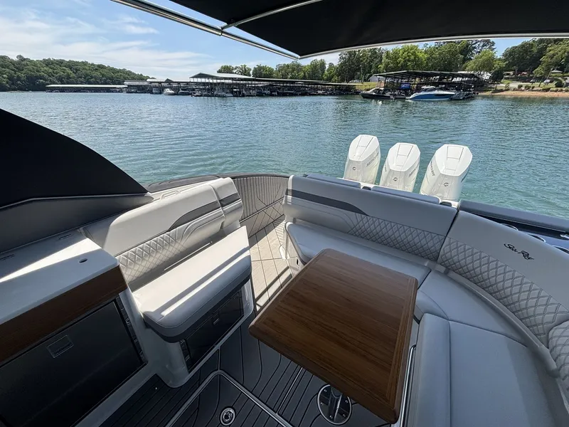 Slide: The Image of Sea Ray SLX 360 OUTBOARD 2026 - 9