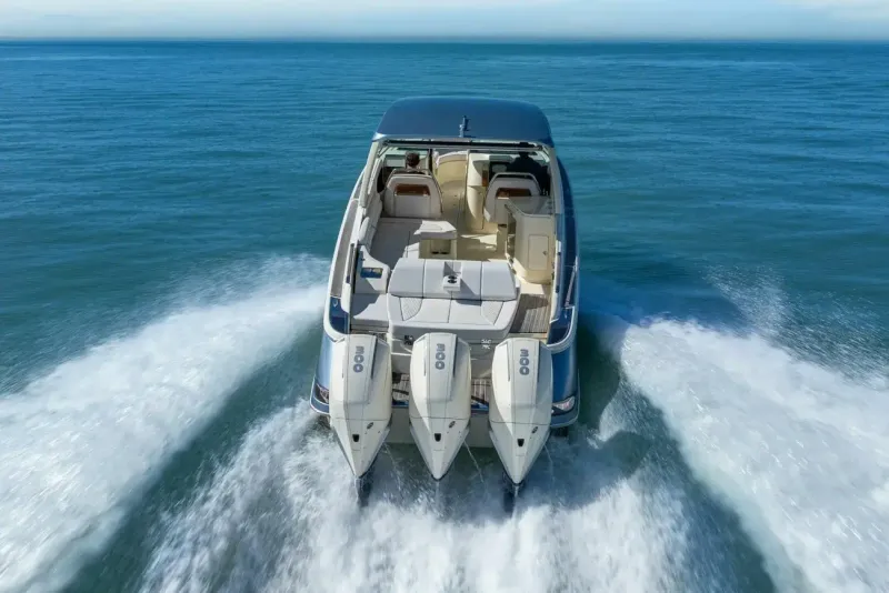 Slide: The Image of Chris-Craft Launch 35 GT OB 2021 - 19