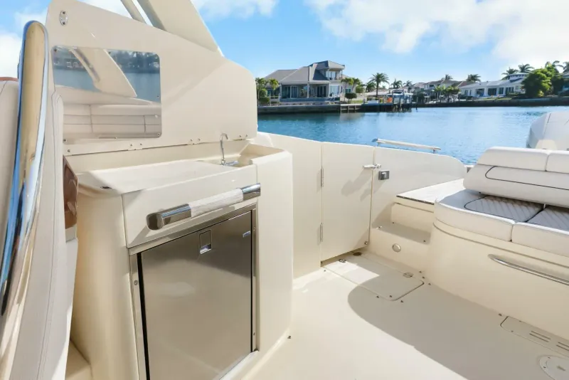 Slide: The Image of Chris-Craft Launch 35 GT OB 2021 - 31