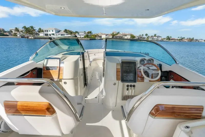 Slide: The Image of Chris-Craft Launch 35 GT OB 2021 - 44