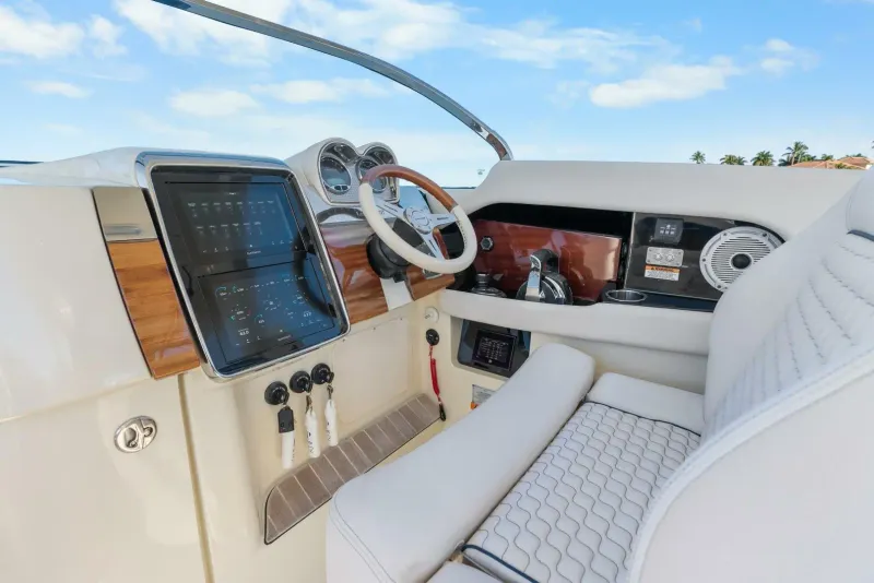 Slide: The Image of Chris-Craft Launch 35 GT OB 2021 - 45