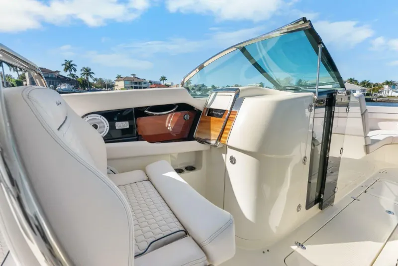 Slide: The Image of Chris-Craft Launch 35 GT OB 2021 - 46