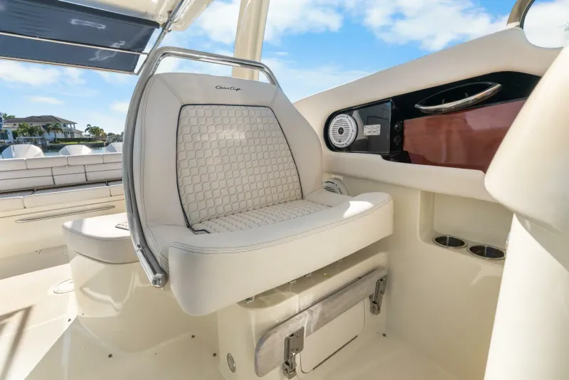 Slide: The Image of Chris-Craft Launch 35 GT OB 2021 - 47